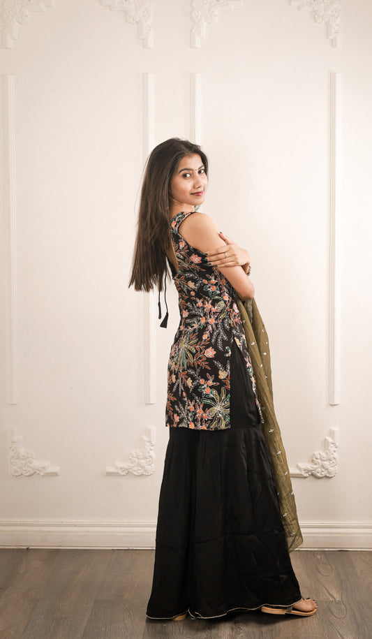 Kaala Noor Embroidered Crepe Sharara Set