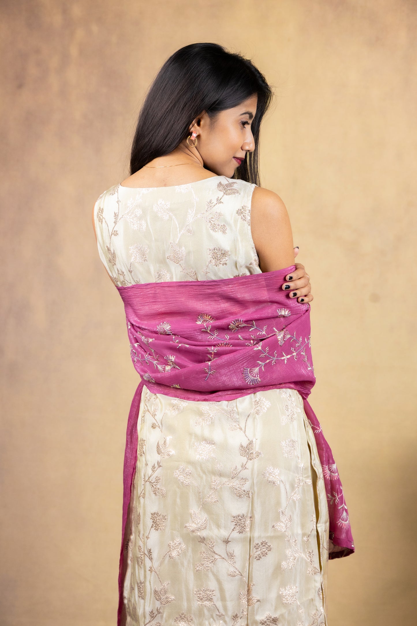 Gulrangi Noor Suit Set